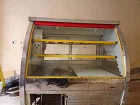 تلاجه عرض جبن ولحوم 