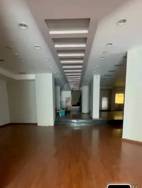 معرض موبيليا مجهز على أعلى مستوى للبيع