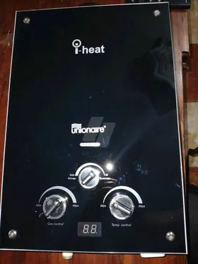 ​سخان غاز يونيونير i-Heat ديجيتال زجاج أسود بحالة ممتازة