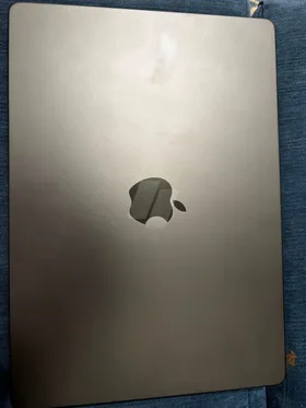 Apple macbook pro M5 exacly like new - ابل ماك بوك برو ام ٥ شبه جديد