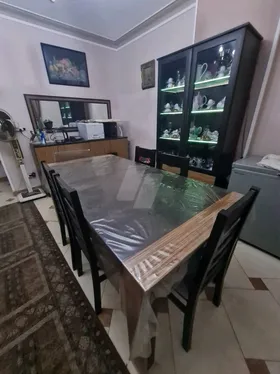 للبيع سفرة مودرن بحالة ممتازة