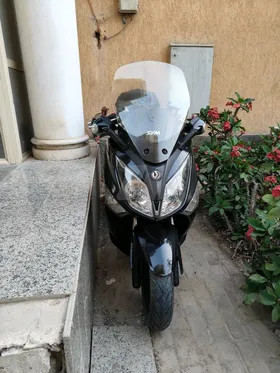 سكوتر sym 300 cc بحالة ممتازة للبيع