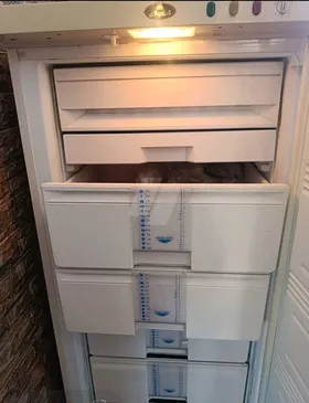 ديب فريزر كريازي راسي 6 درج سعه 270 لتر 14 قدم 