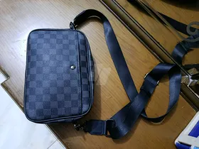 شنطة كروس رجالي لويس فويتون LV