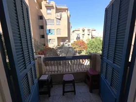شقة مفروشة للايجار بالكتوبر فقط ٨٠٠٠ج