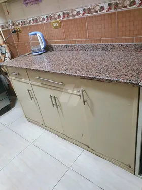 مطبخ خشب عمولة مستعمل بحالة جيدة