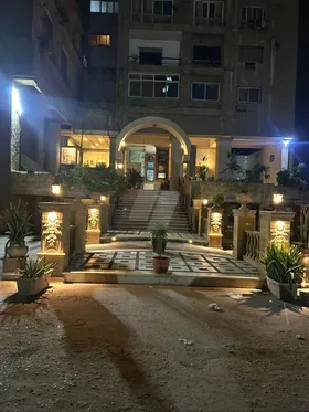 شقة للبيع بكورنيش المعادي 