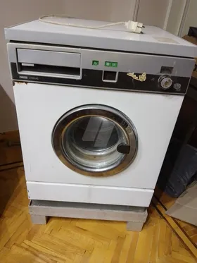 غساله زانوسى اتوماتيك بالكامل سعه 5ك مستعمله بحاله جيدة