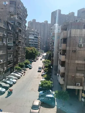 للبيع شقه في ارقي مكان في شبرا مصر
